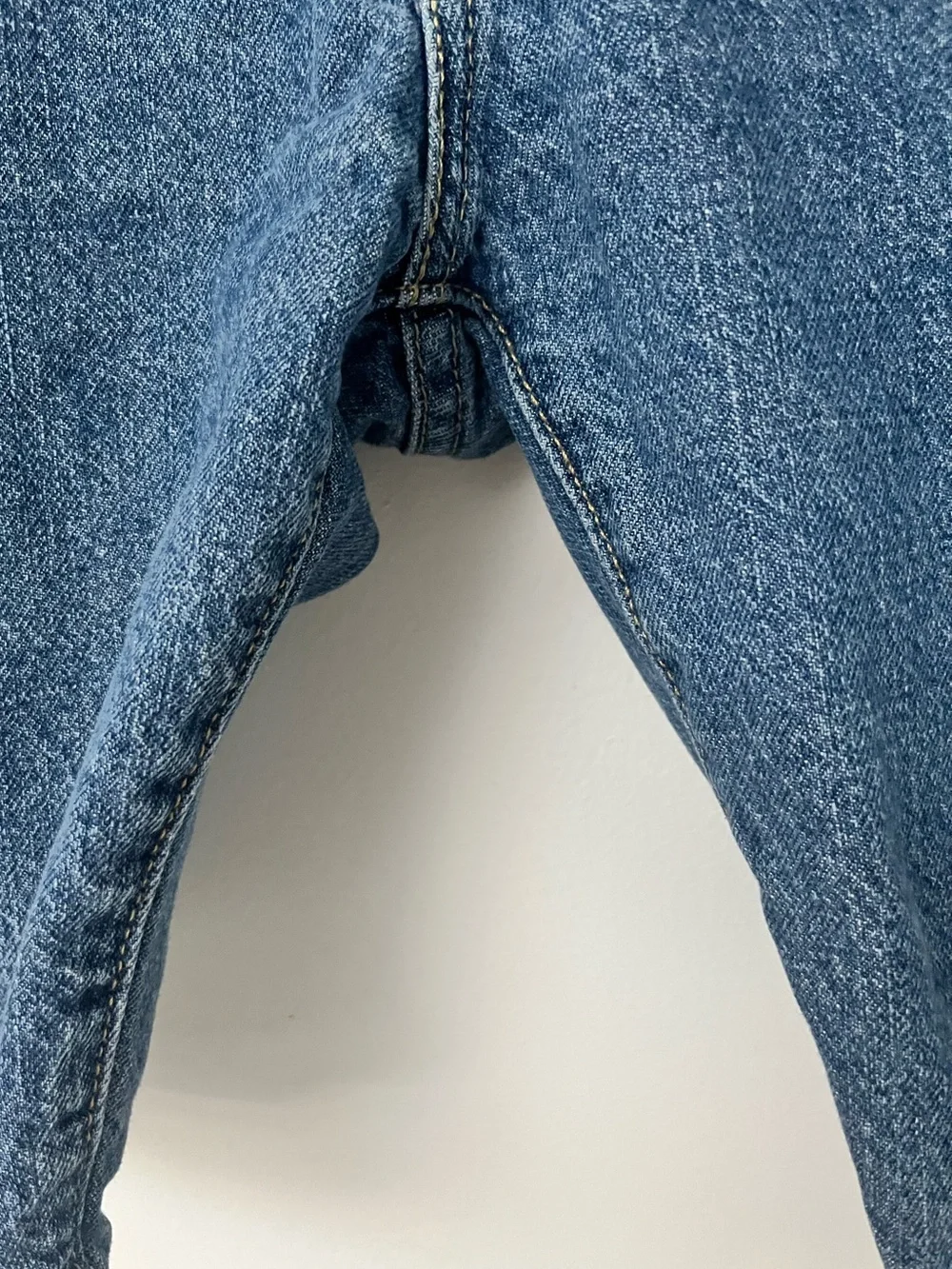 Levi's 505 Regular Fit Denim Shorts Jorts Medium Wash Men’s Size 38